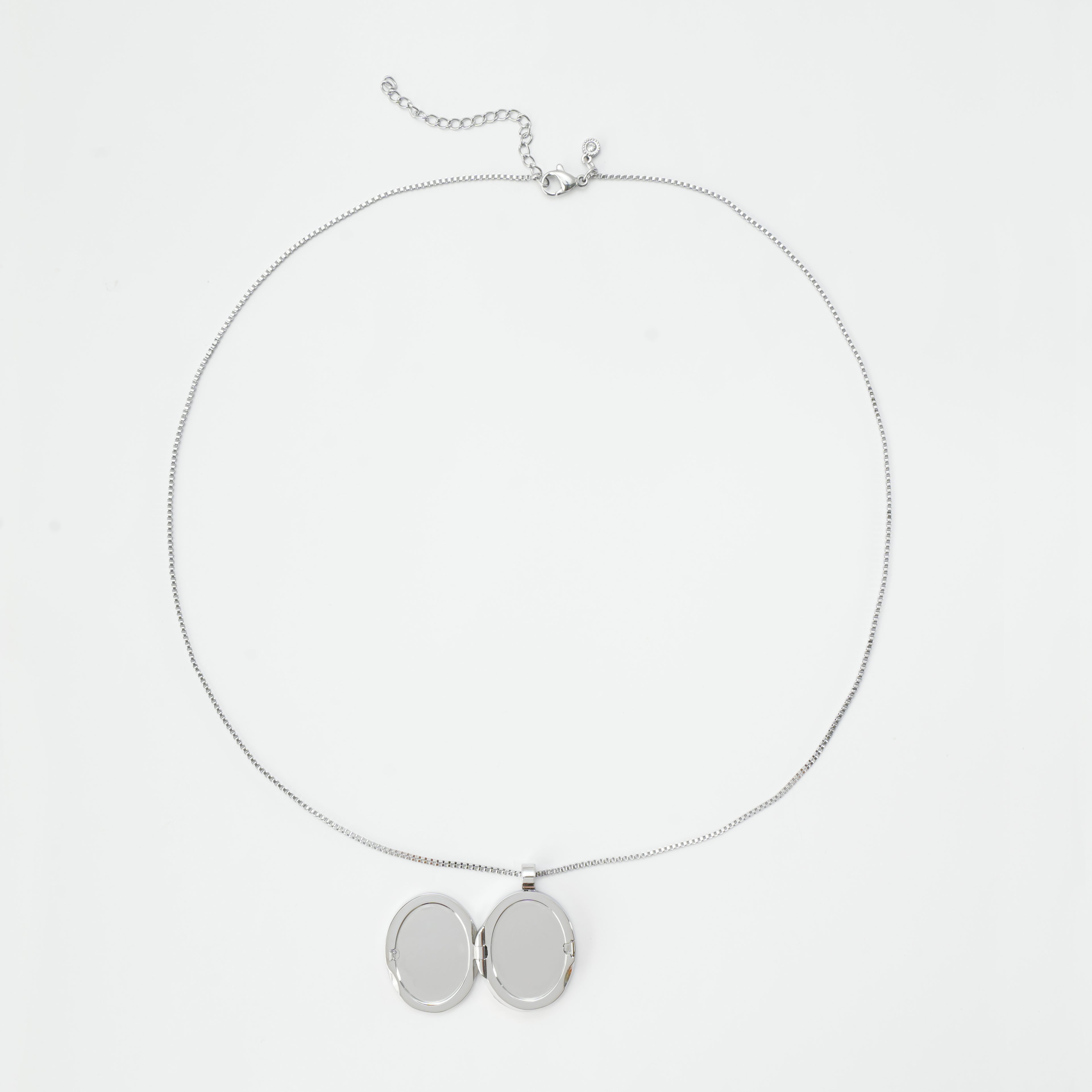 Polished Stainless Steel Oval Locket Necklace – Minimal & Timeless Design