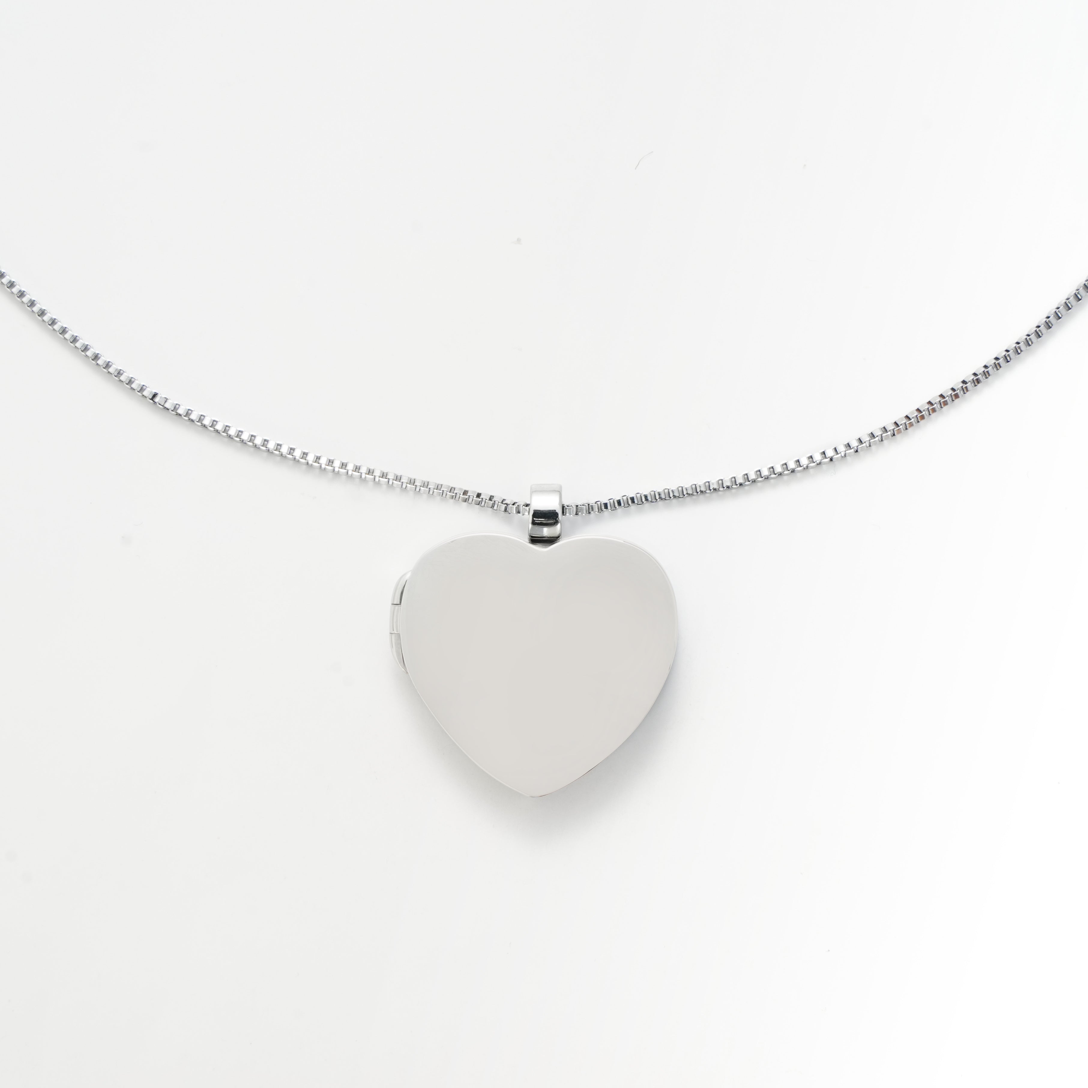 Custom Stainless Steel Heart Locket Necklace | Polished Photo Pendant | 14K Gold Vacuum Plating | OEM/ODM Jewelry Supplier