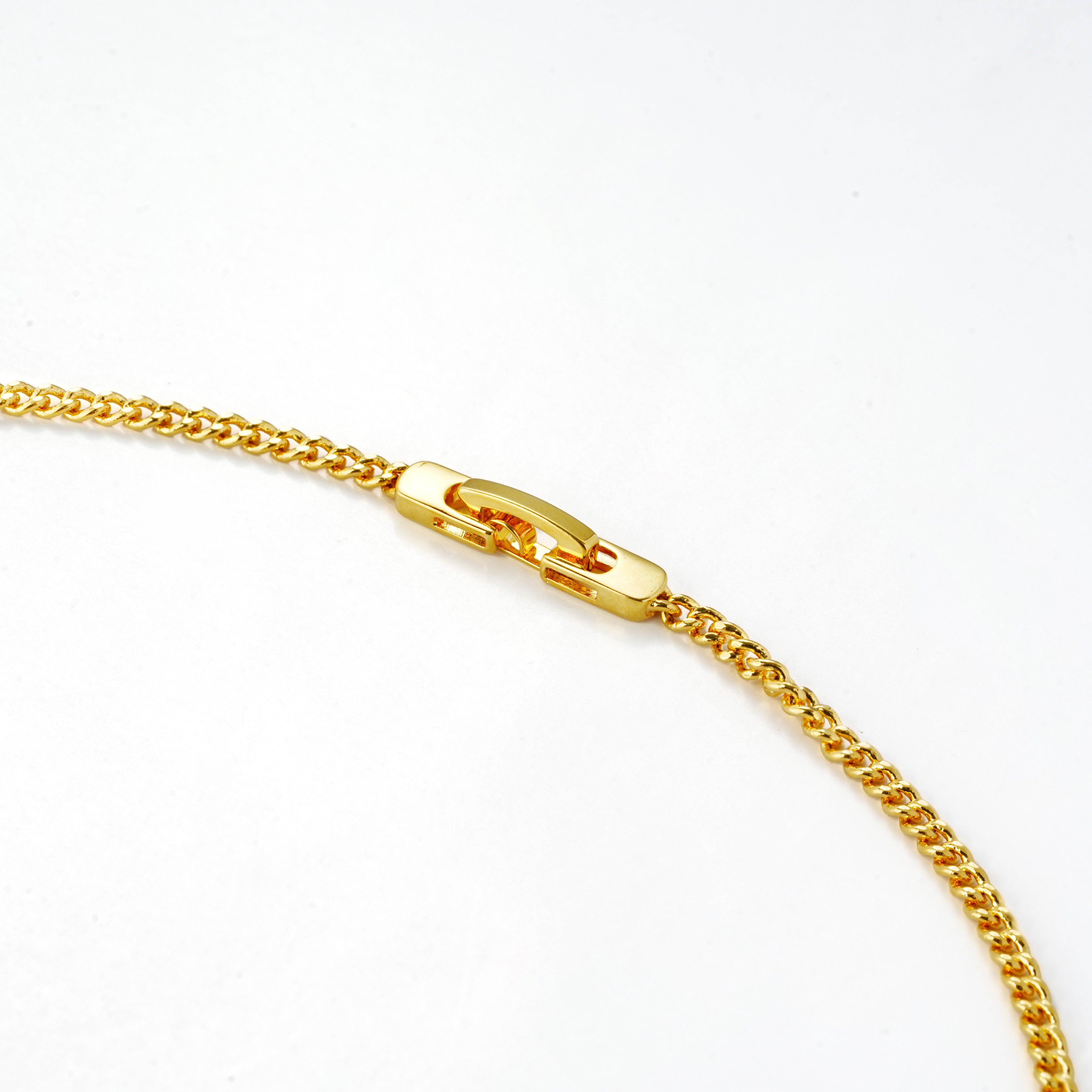 Minimalist T-Bar Pendant Necklace in 14K Gold Plating | Modern Daily Essential